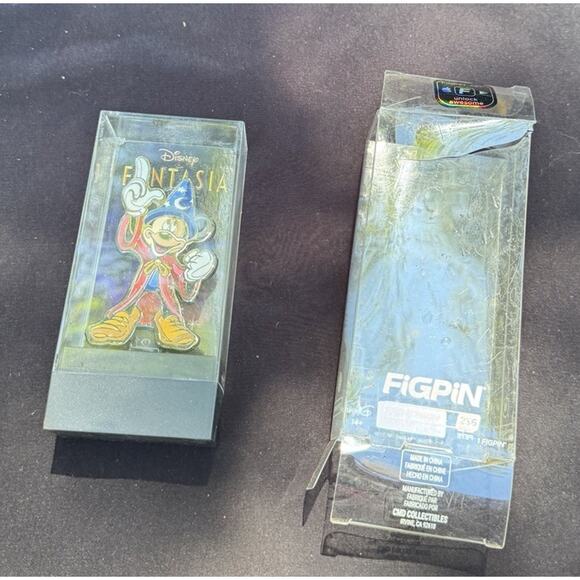 Vtg Disney Store FiGPiN Sorcerer Mickey Mouse Collectible Pin Hollywood Studios - Picture 3 of 8